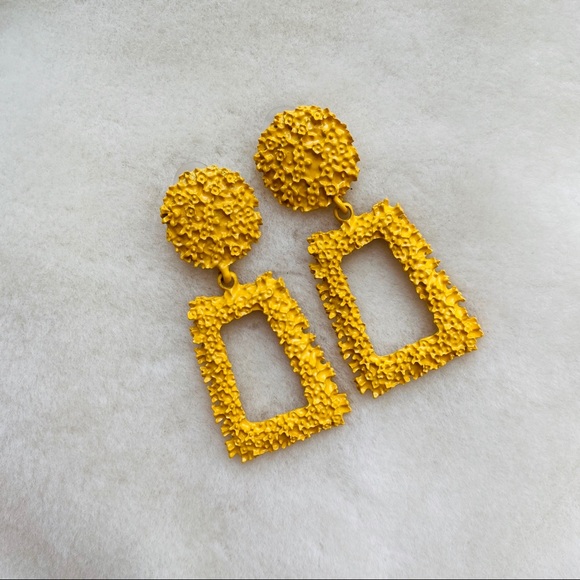 :: Yellow Textured Statement Earrings :: - Picture 4 of 8